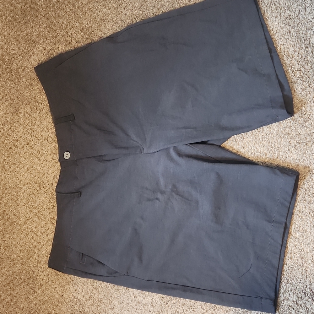 Izod Heather Gray Chino Golf Shorts